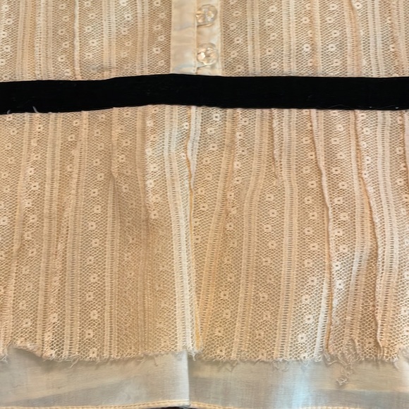 Marc Jacobs Vintage Lace shirt with black velvet trim - Picture 5 of 12